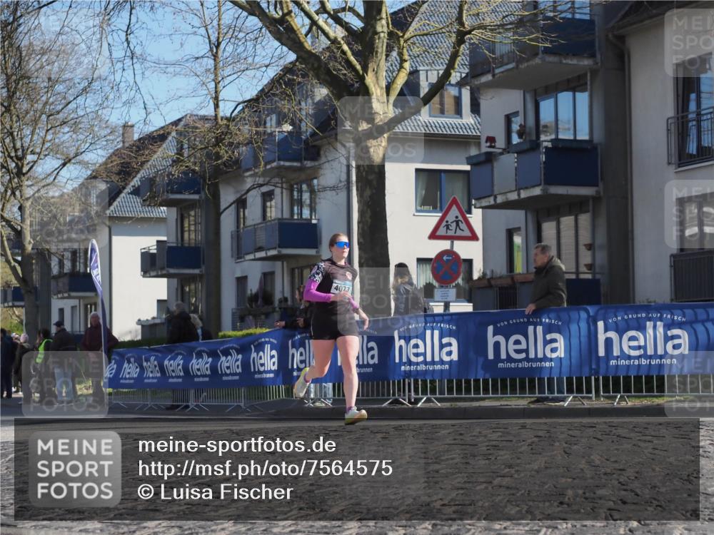 06.04.2025 - 44. Internationalen Wilhelmsburger Insellauf Luisa Fischer http://msf.ph/oto/7564575 06.04.2025 10:36:24 Ziel 4077 meine-sportfotos.de