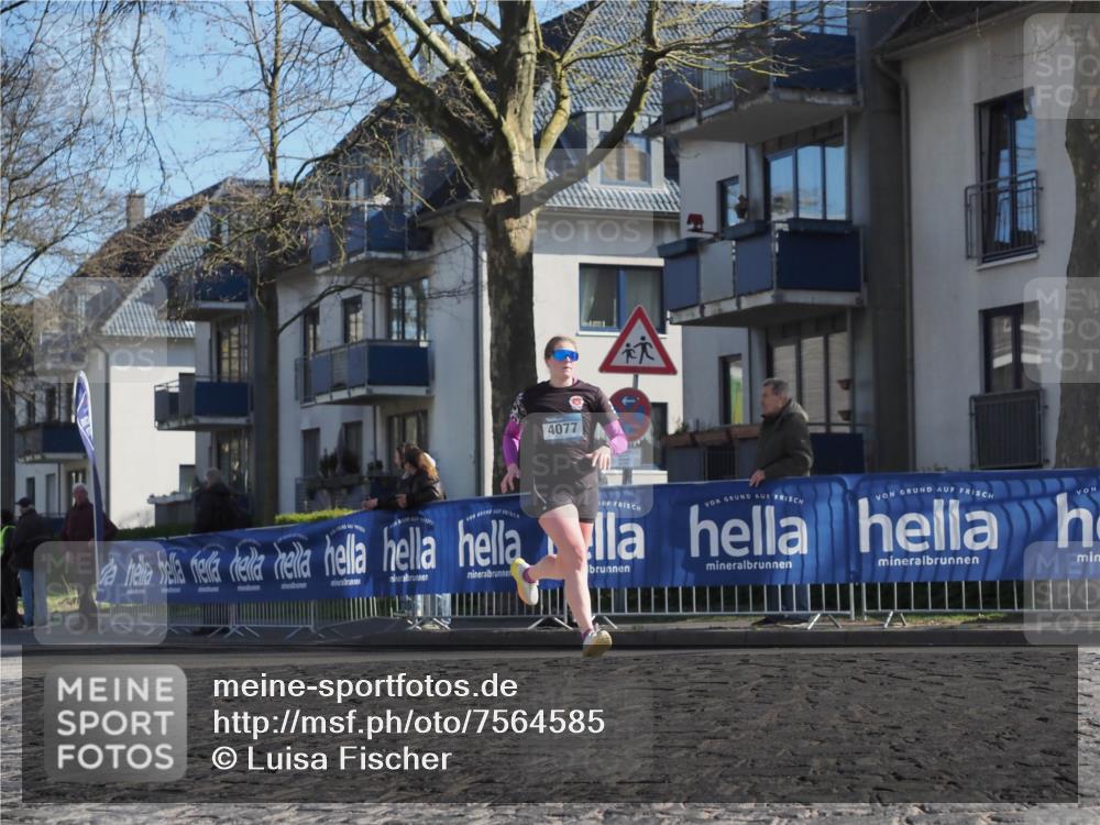 06.04.2025 - 44. Internationalen Wilhelmsburger Insellauf Luisa Fischer http://msf.ph/oto/7564585 06.04.2025 10:36:24 Ziel 4077 meine-sportfotos.de