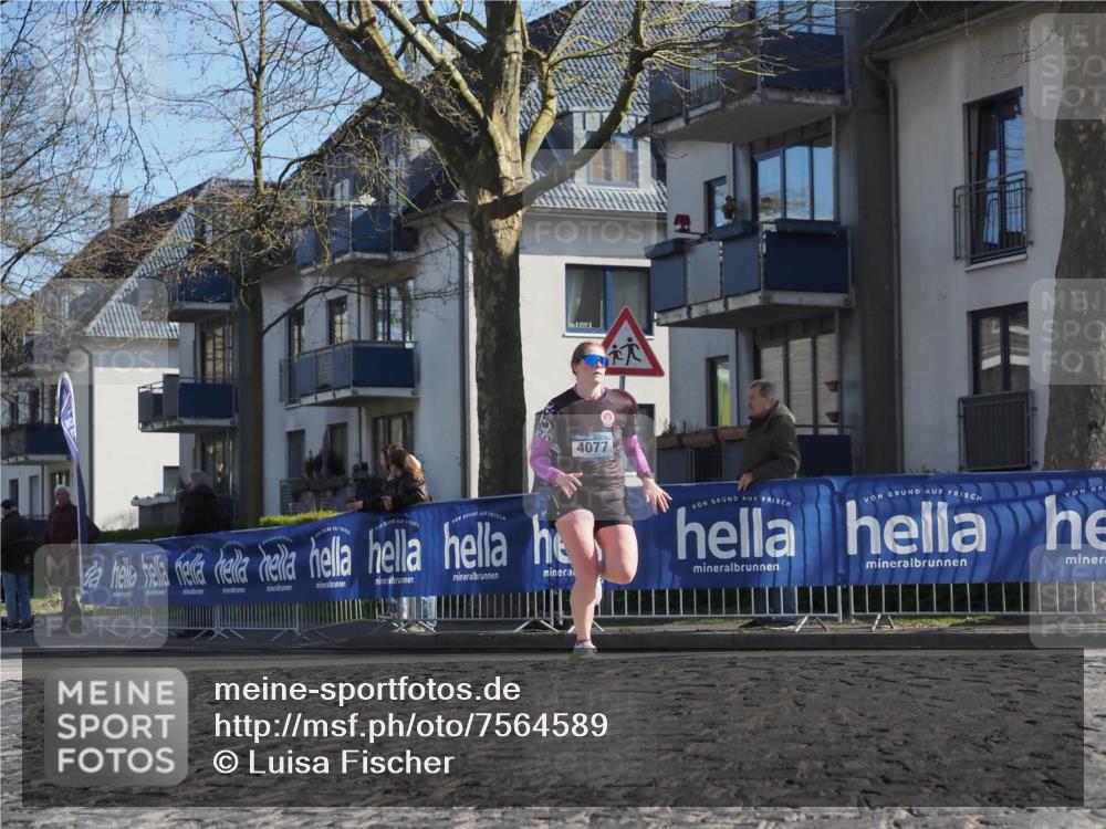 06.04.2025 - 44. Internationalen Wilhelmsburger Insellauf Luisa Fischer http://msf.ph/oto/7564589 06.04.2025 10:36:24 Ziel 4077 meine-sportfotos.de