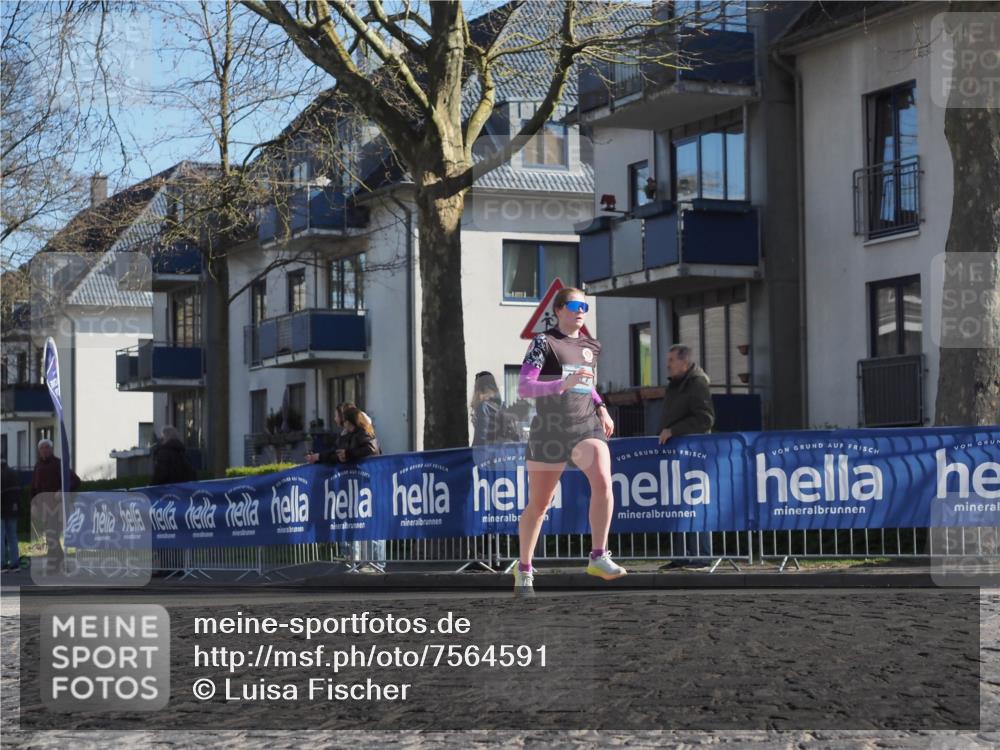 06.04.2025 - 44. Internationalen Wilhelmsburger Insellauf Luisa Fischer http://msf.ph/oto/7564591 06.04.2025 10:36:25 Ziel  meine-sportfotos.de