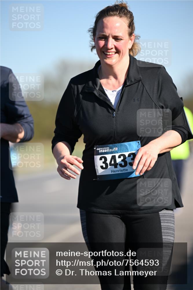 06.04.2025 - 44. Internationalen Wilhelmsburger Insellauf Dr. Thomas Lammeyer http://msf.ph/oto/7564593 06.04.2025 09:39:33 Laufen 44, 3433 meine-sportfotos.de