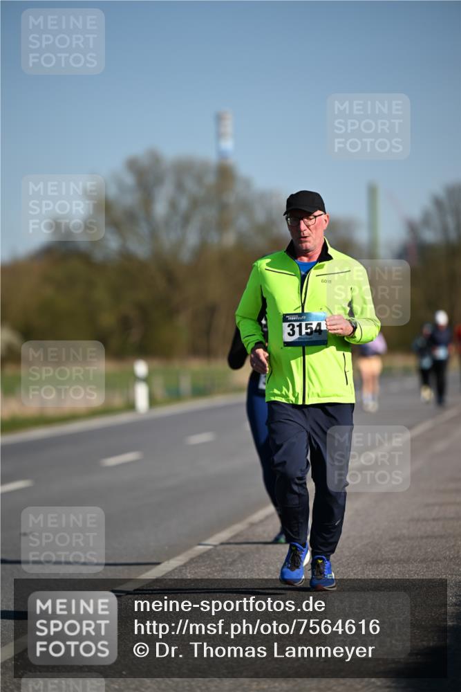 06.04.2025 - 44. Internationalen Wilhelmsburger Insellauf Dr. Thomas Lammeyer http://msf.ph/oto/7564616 06.04.2025 09:39:35 Laufen 3154 meine-sportfotos.de