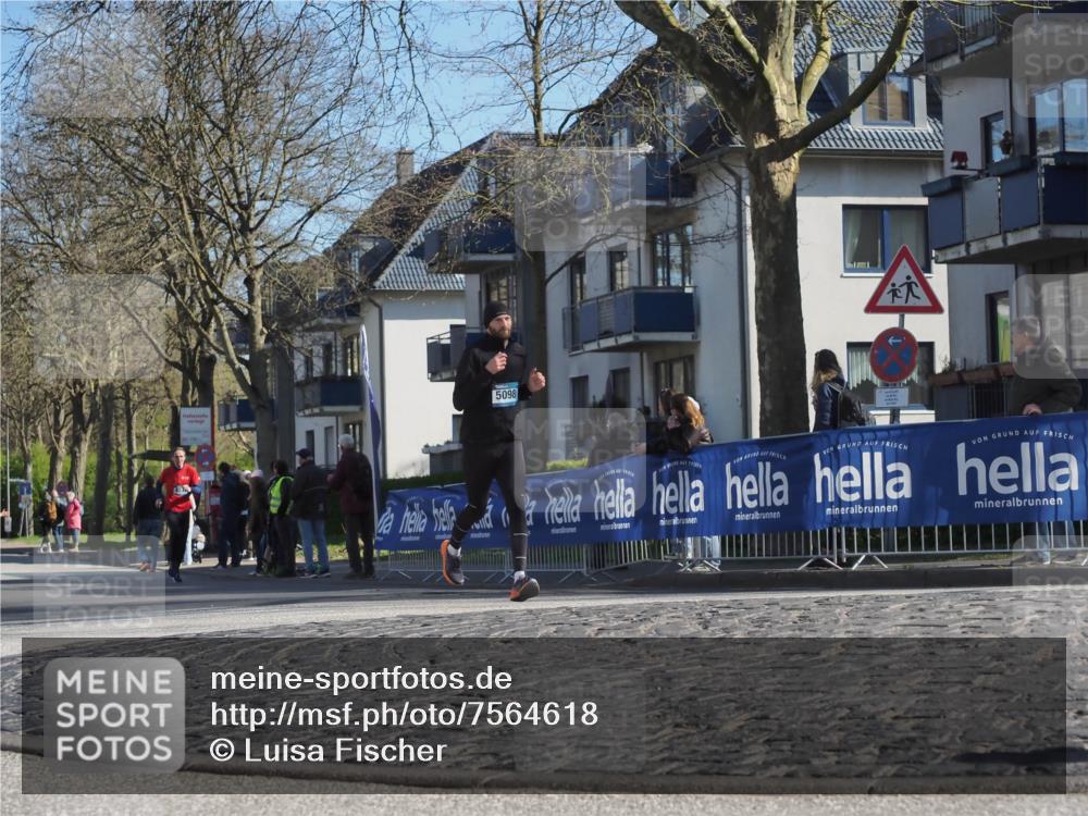 06.04.2025 - 44. Internationalen Wilhelmsburger Insellauf Luisa Fischer http://msf.ph/oto/7564618 06.04.2025 10:36:36 Ziel 5098 meine-sportfotos.de