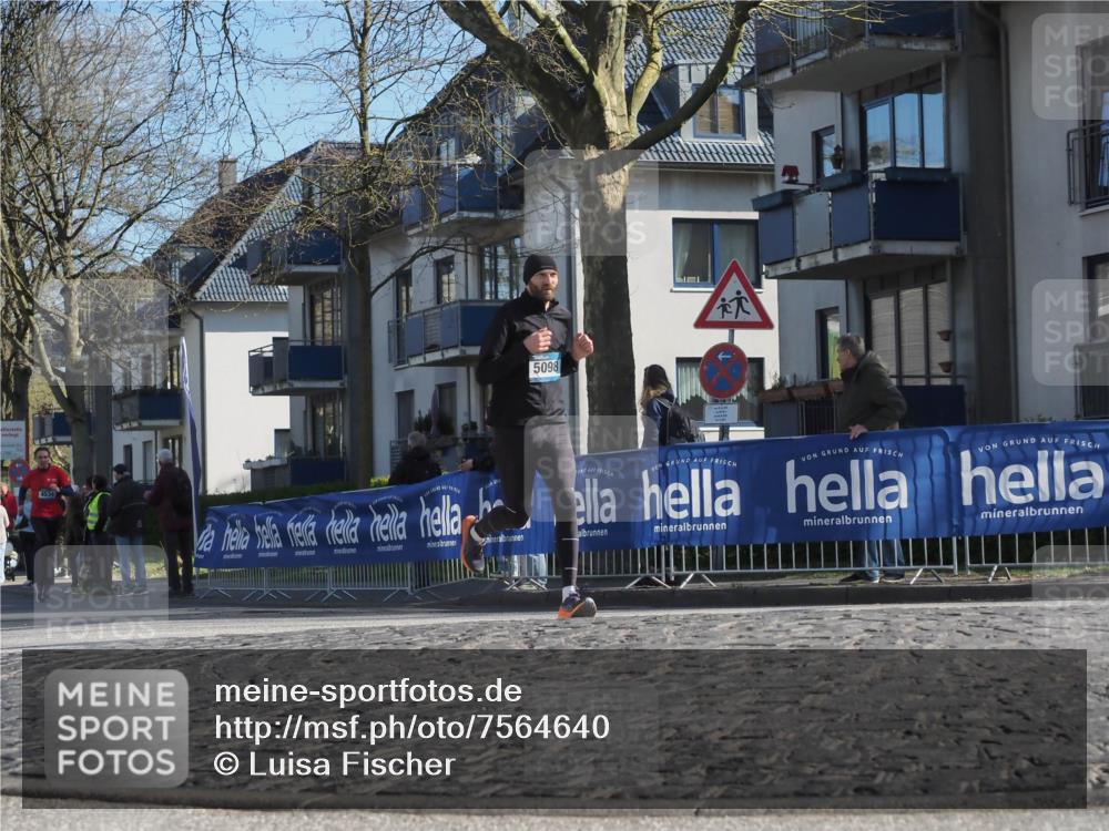 06.04.2025 - 44. Internationalen Wilhelmsburger Insellauf Luisa Fischer http://msf.ph/oto/7564640 06.04.2025 10:36:37 Ziel 4934, 5098 meine-sportfotos.de