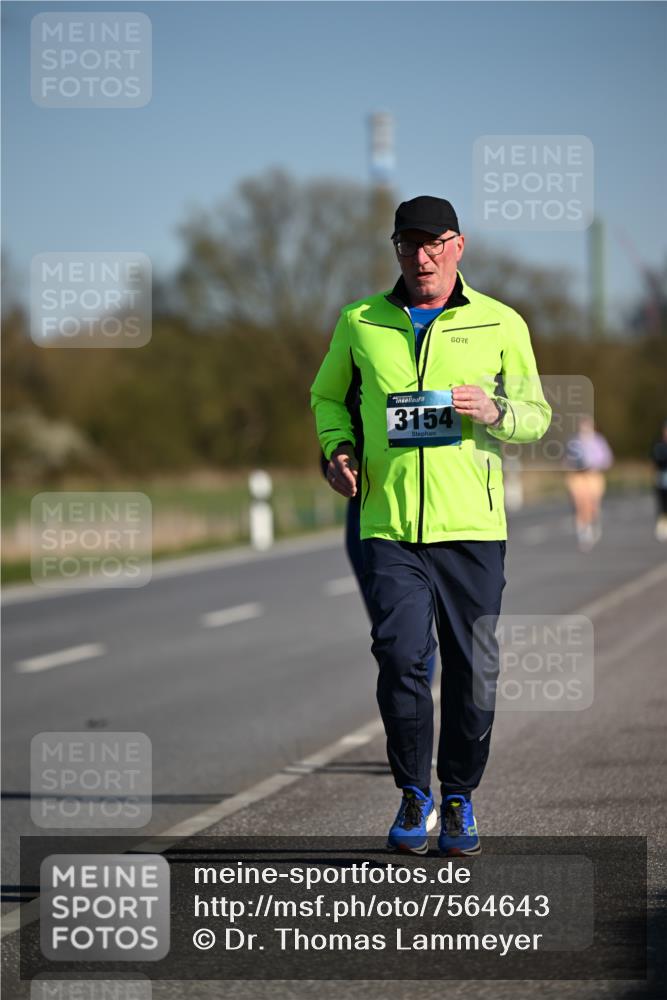 06.04.2025 - 44. Internationalen Wilhelmsburger Insellauf Dr. Thomas Lammeyer http://msf.ph/oto/7564643 06.04.2025 09:39:36 Laufen 3154 meine-sportfotos.de