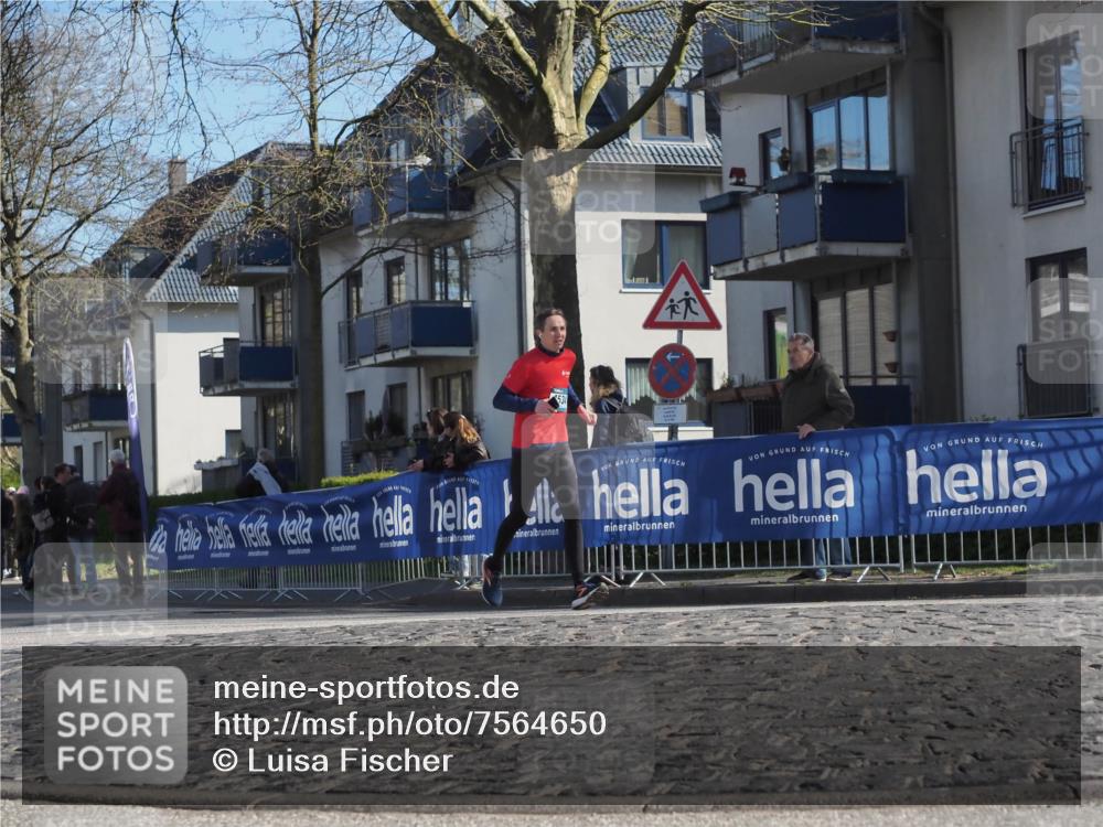 06.04.2025 - 44. Internationalen Wilhelmsburger Insellauf Luisa Fischer http://msf.ph/oto/7564650 06.04.2025 10:36:40 Ziel  meine-sportfotos.de
