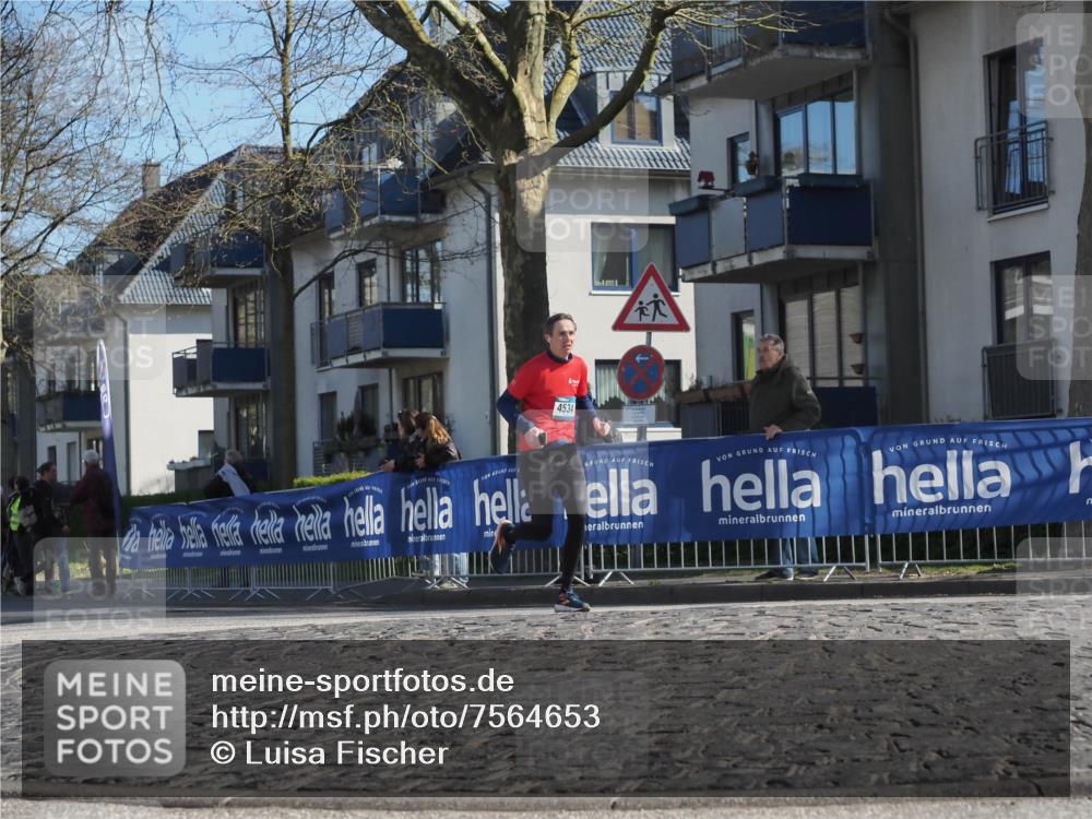 06.04.2025 - 44. Internationalen Wilhelmsburger Insellauf Luisa Fischer http://msf.ph/oto/7564653 06.04.2025 10:36:41 Ziel 4534, 1111 meine-sportfotos.de