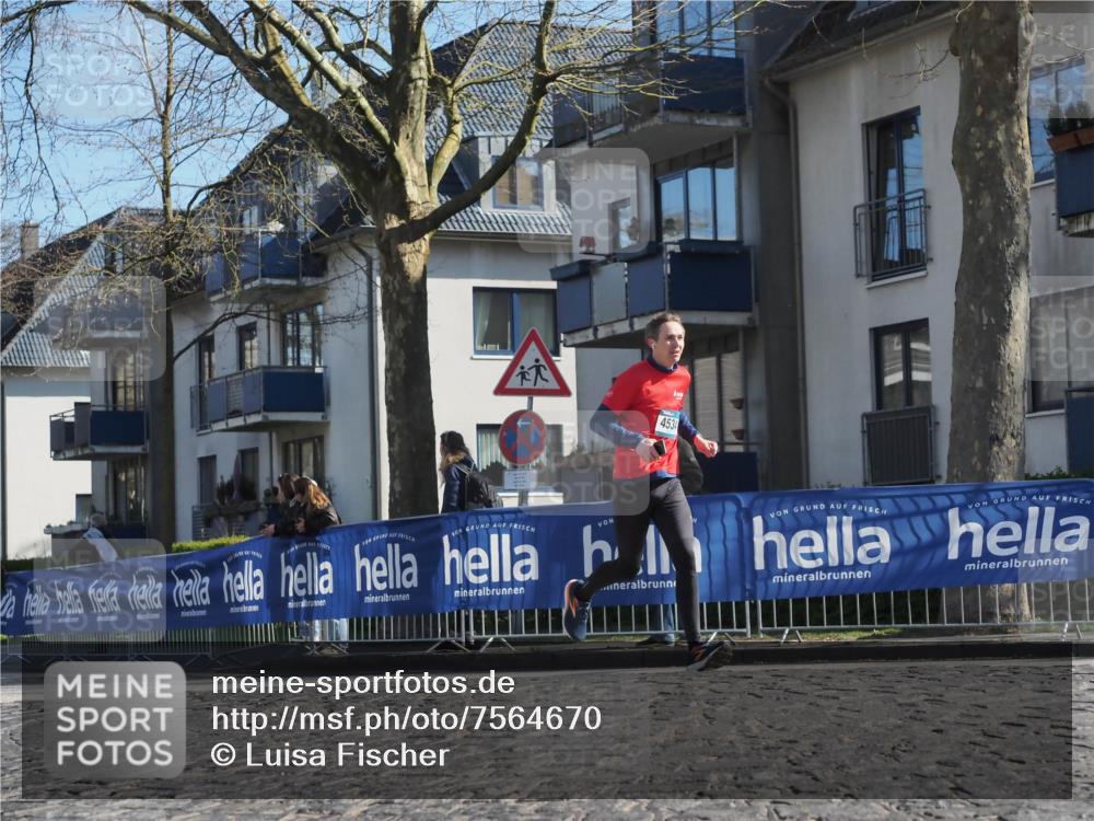 06.04.2025 - 44. Internationalen Wilhelmsburger Insellauf Luisa Fischer http://msf.ph/oto/7564670 06.04.2025 10:36:41 Ziel 2, 4534 meine-sportfotos.de