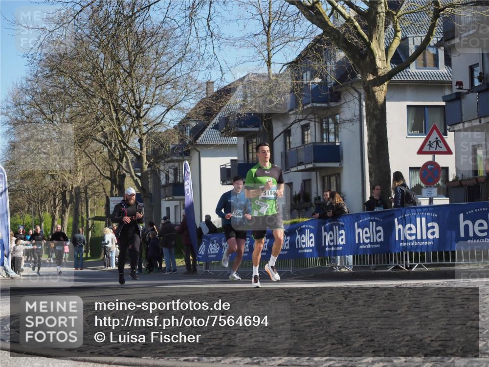 06.04.2025 - 44. Internationalen Wilhelmsburger Insellauf Luisa Fischer http://msf.ph/oto/7564694 06.04.2025 10:36:49 Ziel 3690, 5198, 166 meine-sportfotos.de