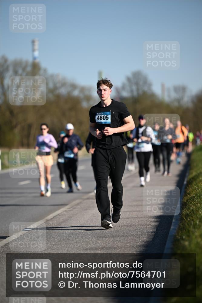 06.04.2025 - 44. Internationalen Wilhelmsburger Insellauf Dr. Thomas Lammeyer http://msf.ph/oto/7564701 06.04.2025 09:39:47 Laufen 4605 meine-sportfotos.de