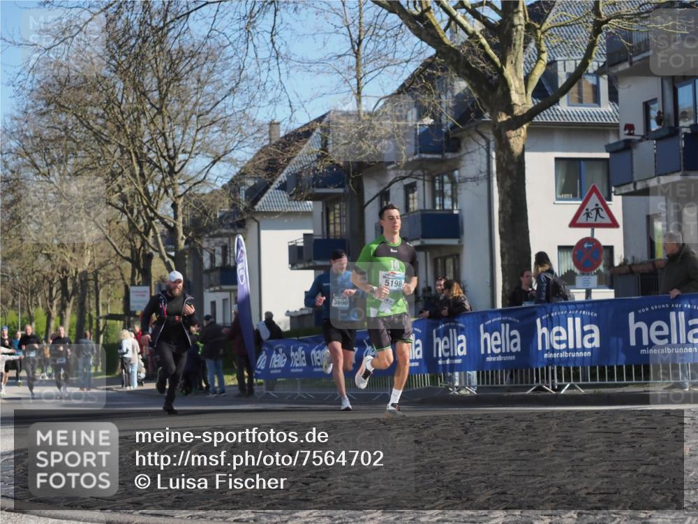 06.04.2025 - 44. Internationalen Wilhelmsburger Insellauf Luisa Fischer http://msf.ph/oto/7564702 06.04.2025 10:36:49 Ziel 3690, 5198, 9 meine-sportfotos.de