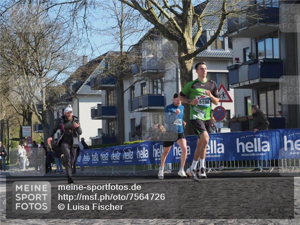06.04.2025 - 44. Internationalen Wilhelmsburger Insellauf Luisa Fischer http://msf.ph/oto/7564726 06.04.2025 10:36:50 Ziel 3690, 5198, 94 meine-sportfotos.de