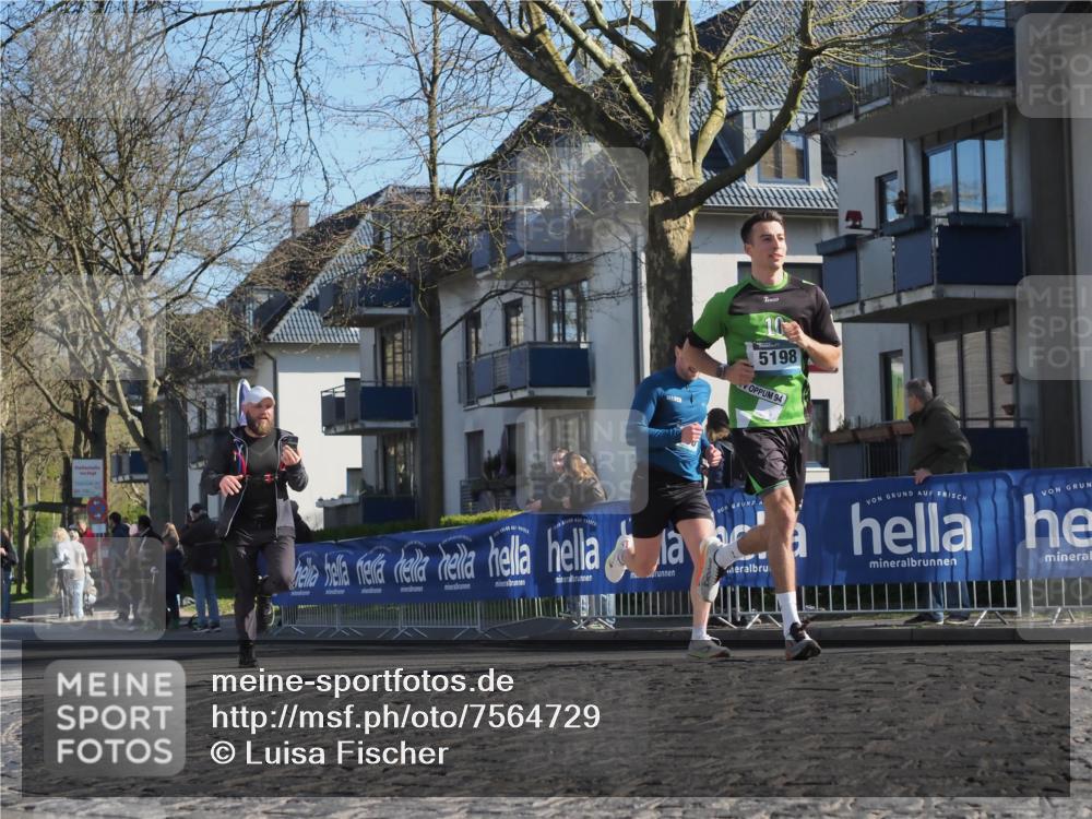 06.04.2025 - 44. Internationalen Wilhelmsburger Insellauf Luisa Fischer http://msf.ph/oto/7564729 06.04.2025 10:36:50 Ziel 5198, 94 meine-sportfotos.de
