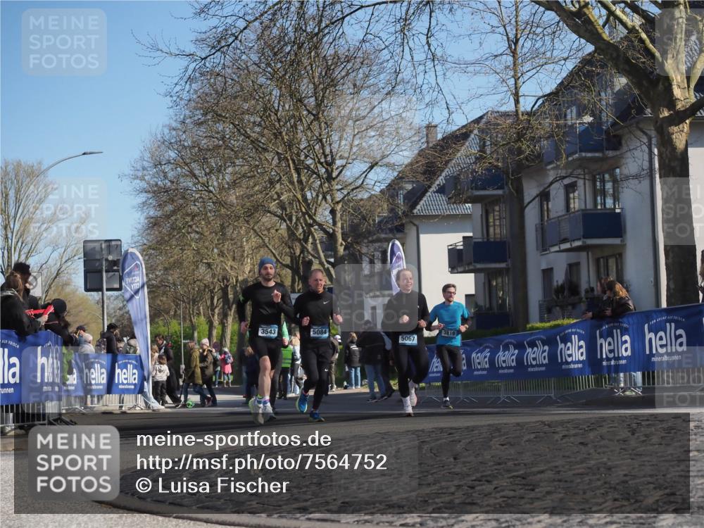 06.04.2025 - 44. Internationalen Wilhelmsburger Insellauf Luisa Fischer http://msf.ph/oto/7564752 06.04.2025 10:36:55 Ziel 3543, 5084, 3819, 5067 meine-sportfotos.de