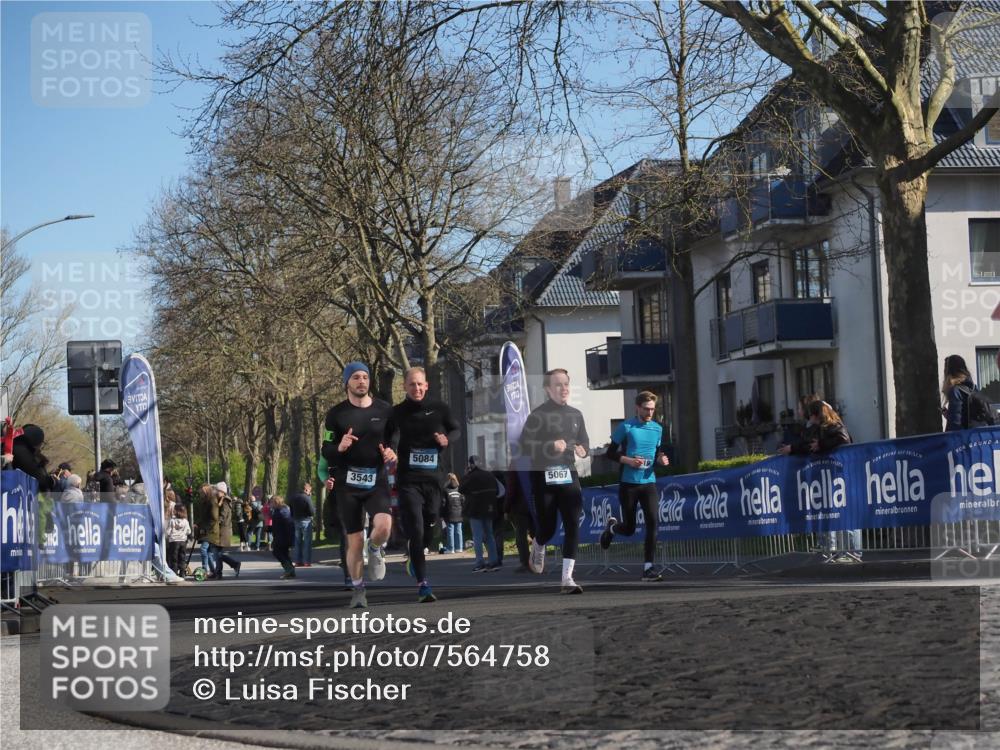 06.04.2025 - 44. Internationalen Wilhelmsburger Insellauf Luisa Fischer http://msf.ph/oto/7564758 06.04.2025 10:36:56 Ziel 3543, 5084, 5067 meine-sportfotos.de