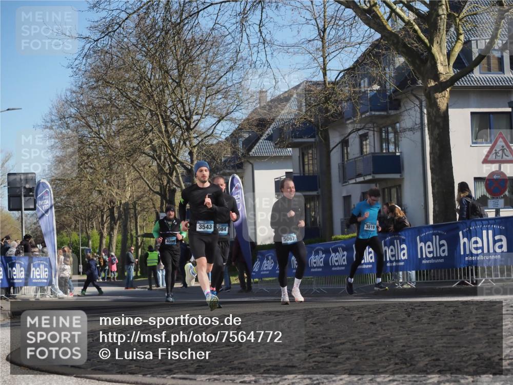 06.04.2025 - 44. Internationalen Wilhelmsburger Insellauf Luisa Fischer http://msf.ph/oto/7564772 06.04.2025 10:36:56 Ziel 4099, 3543, 084, 5067, 3819 meine-sportfotos.de