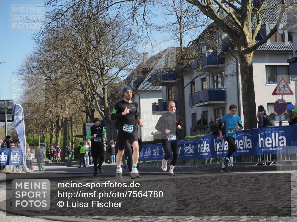 06.04.2025 - 44. Internationalen Wilhelmsburger Insellauf Luisa Fischer http://msf.ph/oto/7564780 06.04.2025 10:36:56 Ziel 4099, 3543, 5067, 3819 meine-sportfotos.de