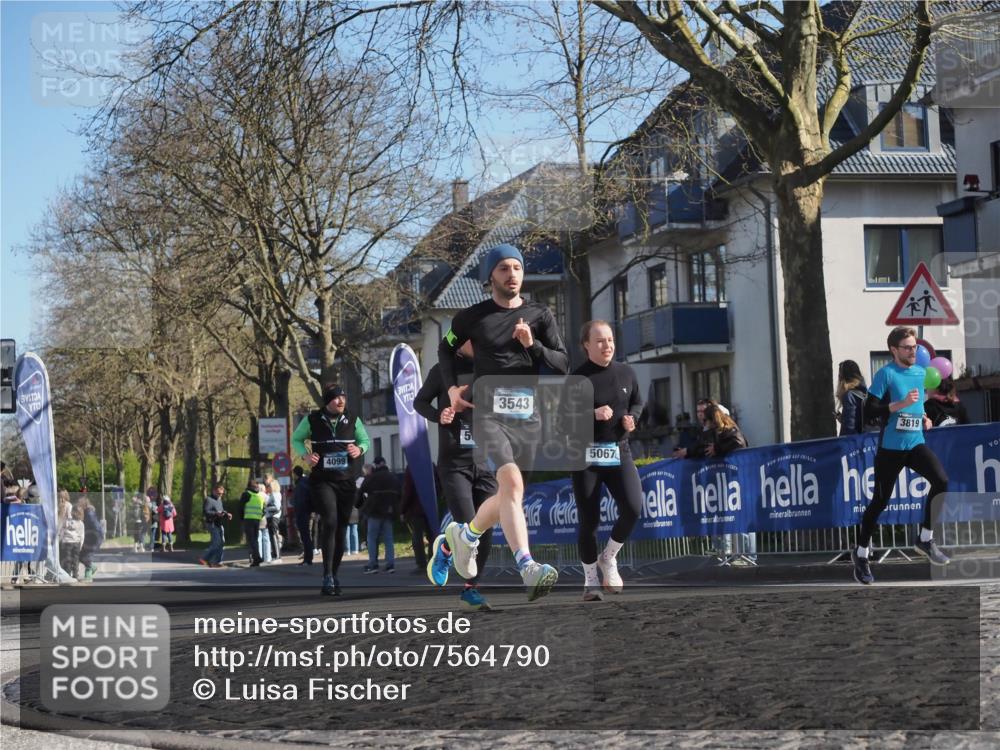 06.04.2025 - 44. Internationalen Wilhelmsburger Insellauf Luisa Fischer http://msf.ph/oto/7564790 06.04.2025 10:36:57 Ziel 4099, 3543, 5067, 3819 meine-sportfotos.de