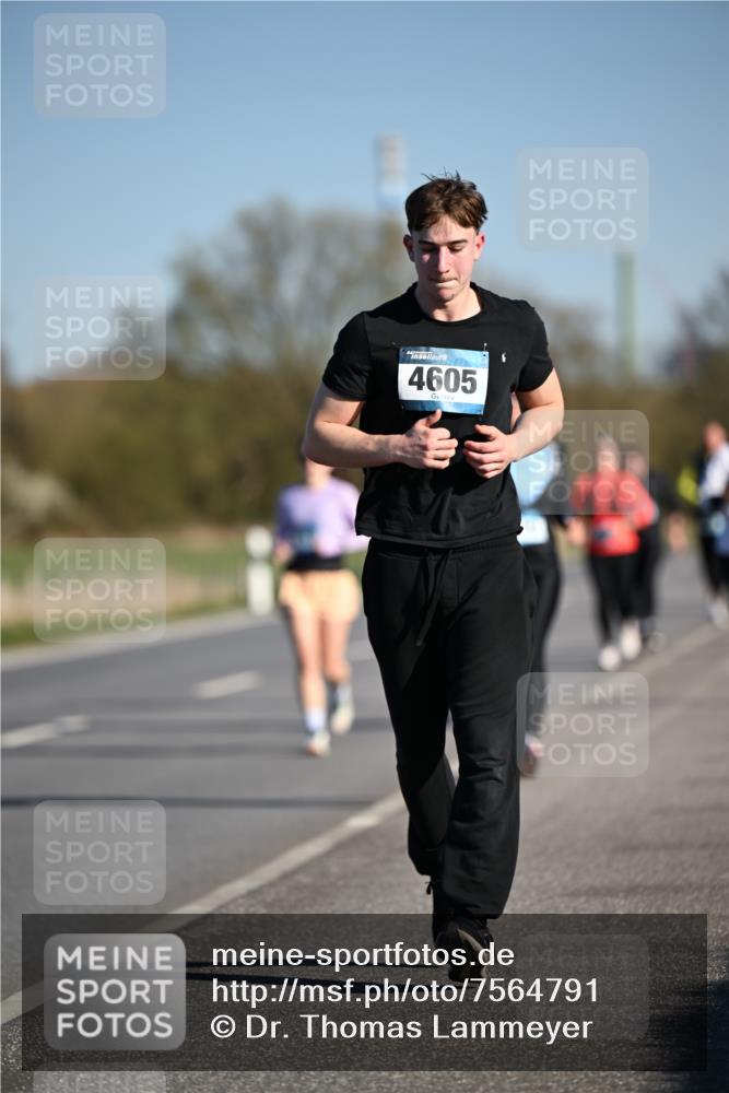 06.04.2025 - 44. Internationalen Wilhelmsburger Insellauf Dr. Thomas Lammeyer http://msf.ph/oto/7564791 06.04.2025 09:39:50 Laufen 4605 meine-sportfotos.de