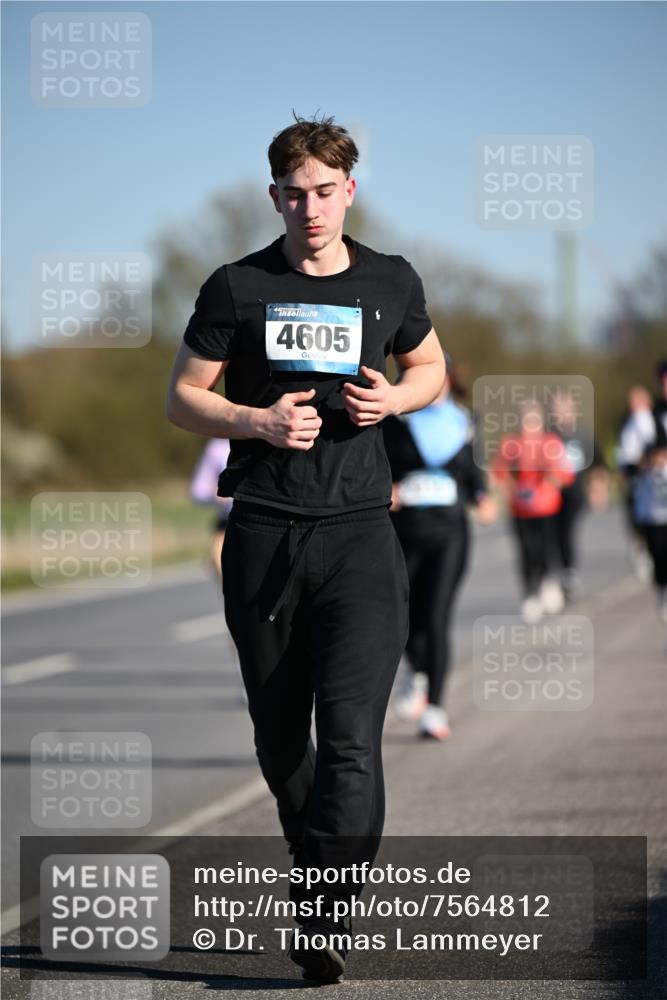 06.04.2025 - 44. Internationalen Wilhelmsburger Insellauf Dr. Thomas Lammeyer http://msf.ph/oto/7564812 06.04.2025 09:39:51 Laufen 4605 meine-sportfotos.de