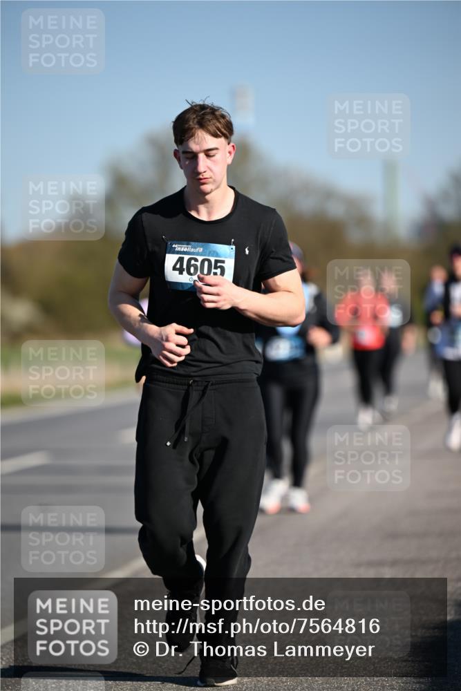 06.04.2025 - 44. Internationalen Wilhelmsburger Insellauf Dr. Thomas Lammeyer http://msf.ph/oto/7564816 06.04.2025 09:39:51 Laufen 4605 meine-sportfotos.de
