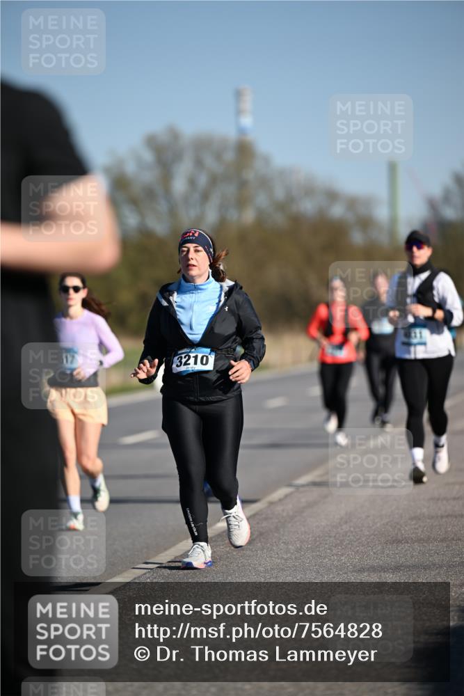 06.04.2025 - 44. Internationalen Wilhelmsburger Insellauf Dr. Thomas Lammeyer http://msf.ph/oto/7564828 06.04.2025 09:39:53 Laufen 3210 meine-sportfotos.de