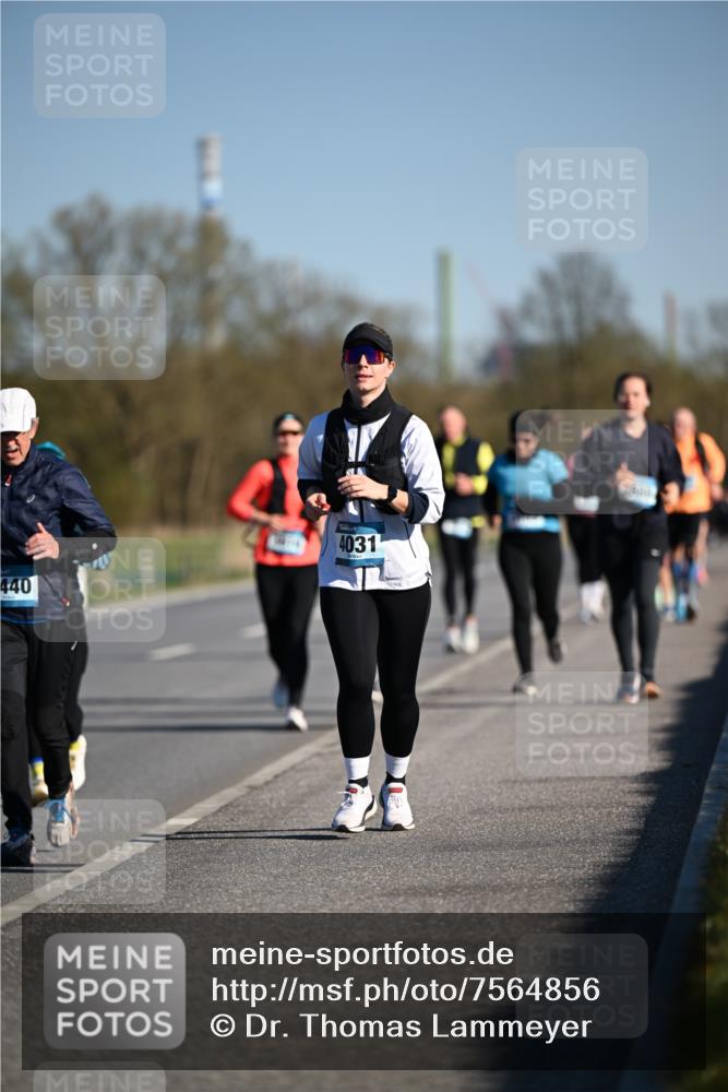 06.04.2025 - 44. Internationalen Wilhelmsburger Insellauf Dr. Thomas Lammeyer http://msf.ph/oto/7564856 06.04.2025 09:39:55 Laufen 4031, 440 meine-sportfotos.de