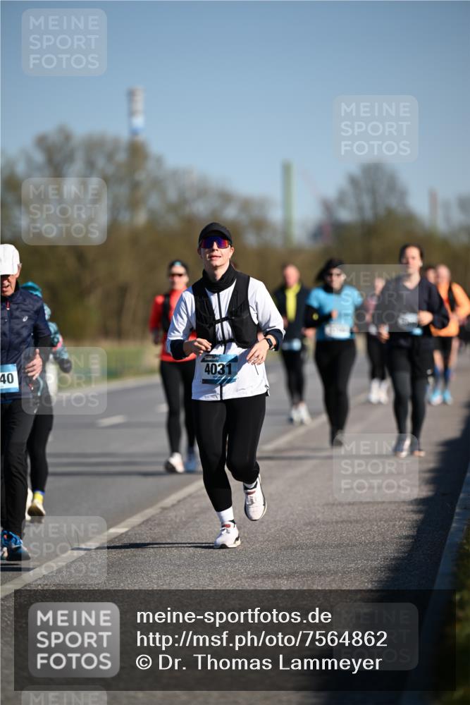 06.04.2025 - 44. Internationalen Wilhelmsburger Insellauf Dr. Thomas Lammeyer http://msf.ph/oto/7564862 06.04.2025 09:39:55 Laufen 40, 4031 meine-sportfotos.de