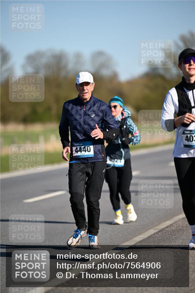 06.04.2025 - 44. Internationalen Wilhelmsburger Insellauf Dr. Thomas Lammeyer http://msf.ph/oto/7564906 06.04.2025 09:39:58 Laufen 4440, 40 meine-sportfotos.de