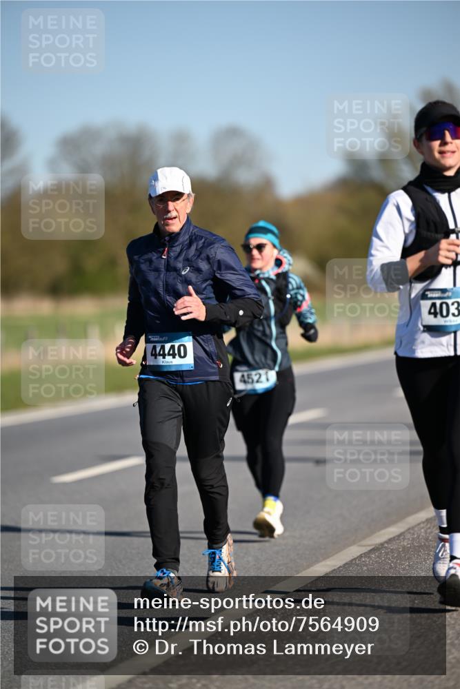 06.04.2025 - 44. Internationalen Wilhelmsburger Insellauf Dr. Thomas Lammeyer http://msf.ph/oto/7564909 06.04.2025 09:39:58 Laufen 4440, 4521, 403 meine-sportfotos.de