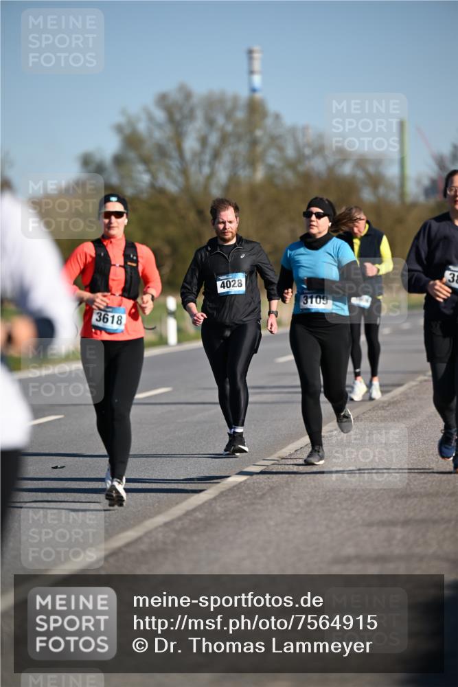 06.04.2025 - 44. Internationalen Wilhelmsburger Insellauf Dr. Thomas Lammeyer http://msf.ph/oto/7564915 06.04.2025 09:39:59 Laufen 3618, 4028, 3109, 38 meine-sportfotos.de