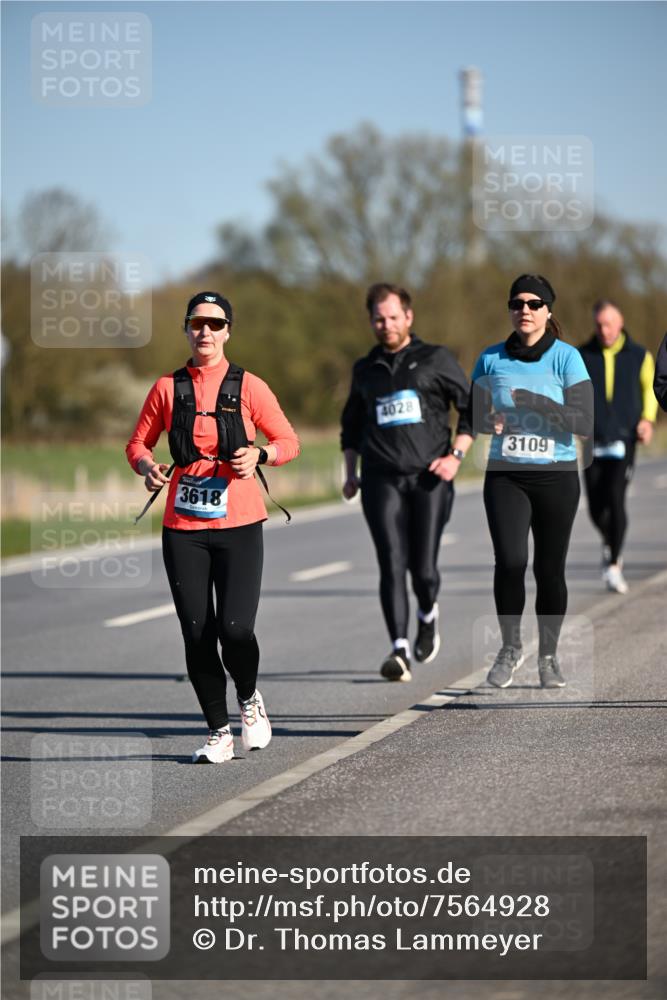 06.04.2025 - 44. Internationalen Wilhelmsburger Insellauf Dr. Thomas Lammeyer http://msf.ph/oto/7564928 06.04.2025 09:40:00 Laufen 3618, 4028, 3109 meine-sportfotos.de
