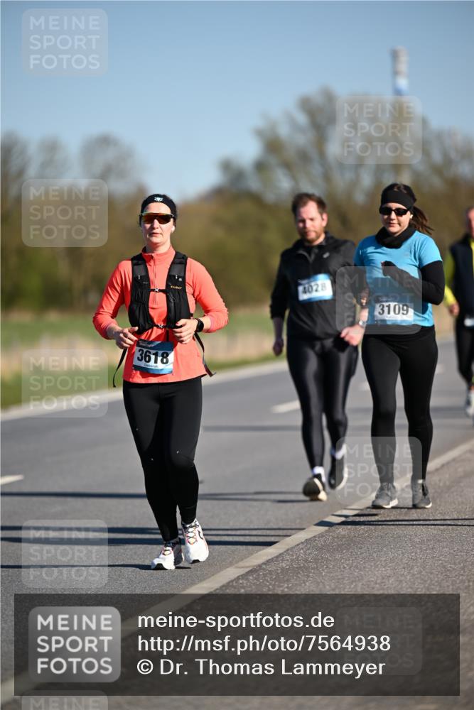 06.04.2025 - 44. Internationalen Wilhelmsburger Insellauf Dr. Thomas Lammeyer http://msf.ph/oto/7564938 06.04.2025 09:40:01 Laufen 3618, 4028, 3109 meine-sportfotos.de