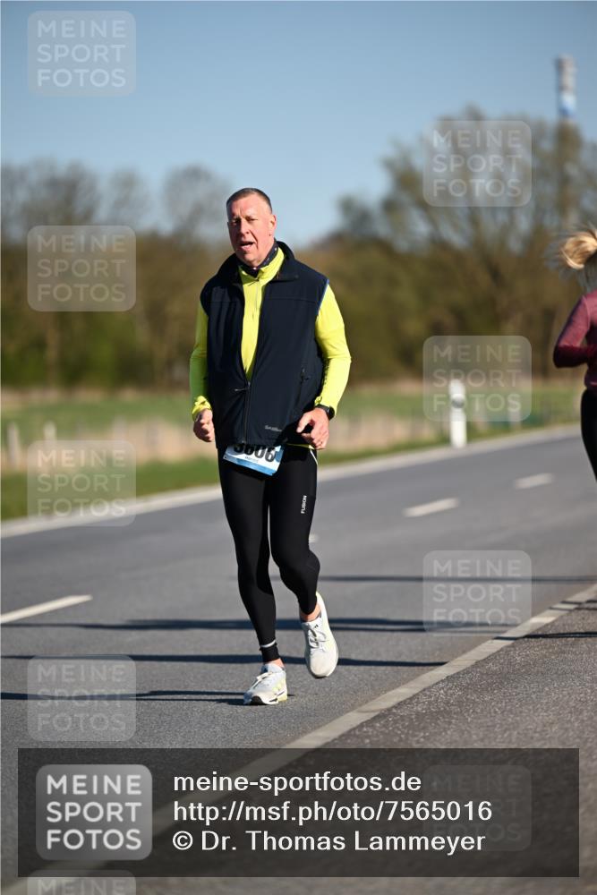 06.04.2025 - 44. Internationalen Wilhelmsburger Insellauf Dr. Thomas Lammeyer http://msf.ph/oto/7565016 06.04.2025 09:40:07 Laufen 3606 meine-sportfotos.de