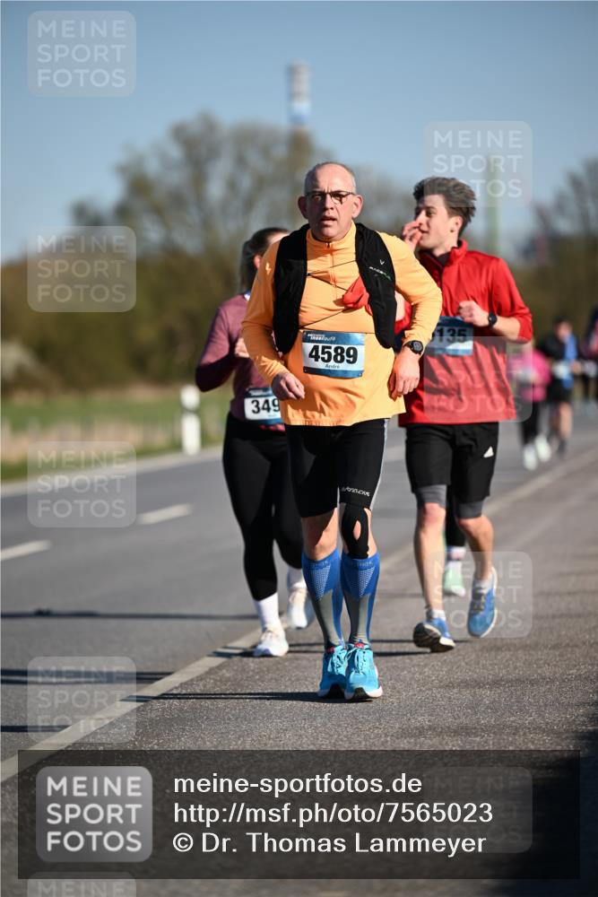 06.04.2025 - 44. Internationalen Wilhelmsburger Insellauf Dr. Thomas Lammeyer http://msf.ph/oto/7565023 06.04.2025 09:40:08 Laufen 349, 4589, 135 meine-sportfotos.de