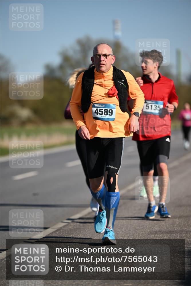 06.04.2025 - 44. Internationalen Wilhelmsburger Insellauf Dr. Thomas Lammeyer http://msf.ph/oto/7565043 06.04.2025 09:40:09 Laufen 4589, 5135 meine-sportfotos.de