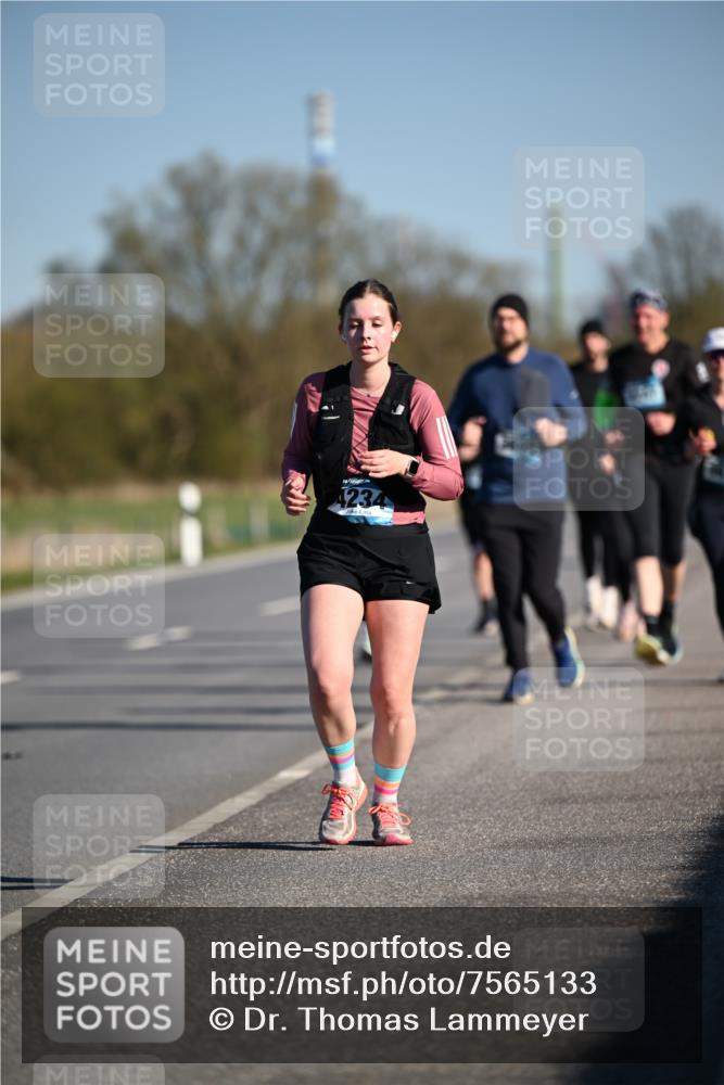 06.04.2025 - 44. Internationalen Wilhelmsburger Insellauf Dr. Thomas Lammeyer http://msf.ph/oto/7565133 06.04.2025 09:40:17 Laufen 4234 meine-sportfotos.de