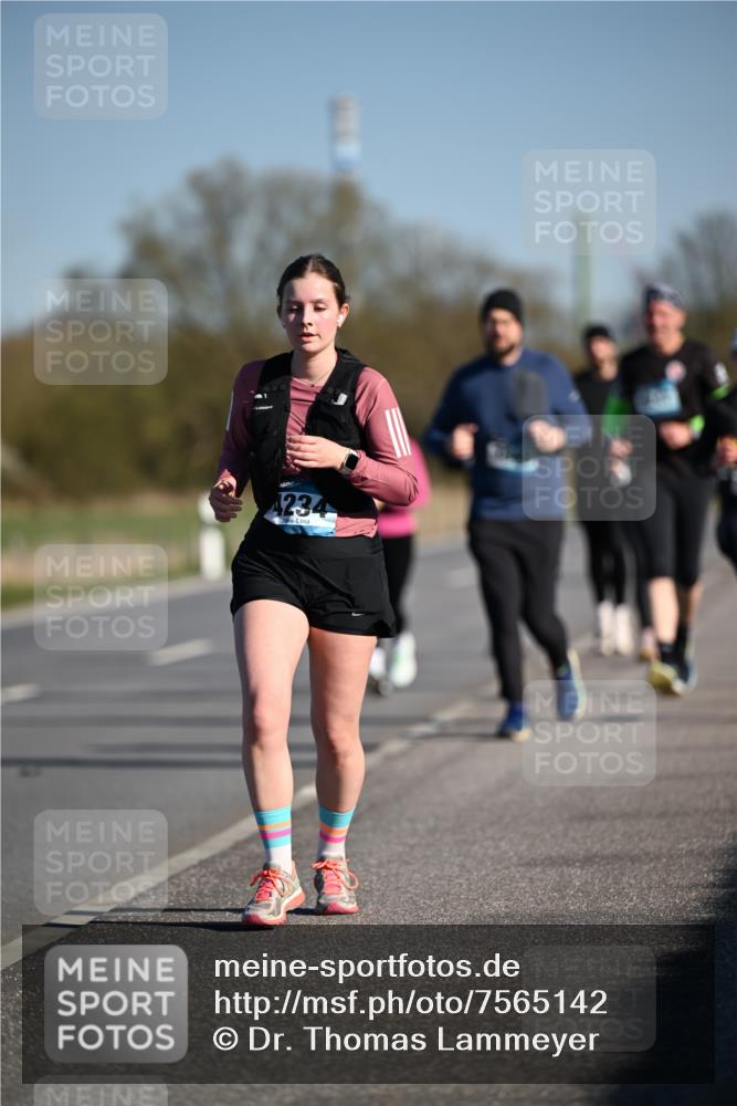 06.04.2025 - 44. Internationalen Wilhelmsburger Insellauf Dr. Thomas Lammeyer http://msf.ph/oto/7565142 06.04.2025 09:40:18 Laufen 4234 meine-sportfotos.de