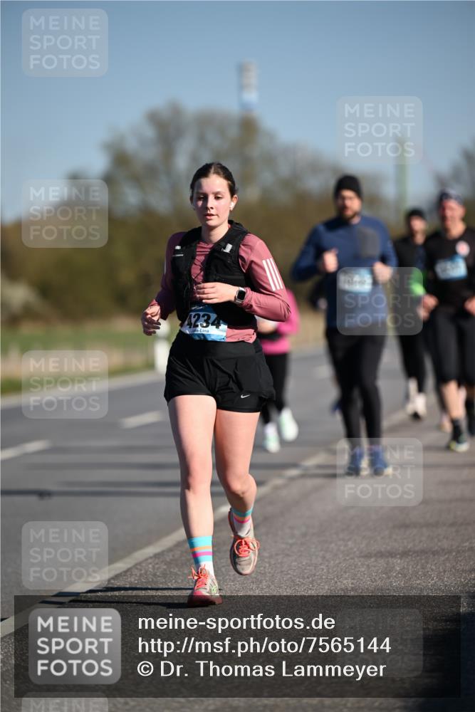06.04.2025 - 44. Internationalen Wilhelmsburger Insellauf Dr. Thomas Lammeyer http://msf.ph/oto/7565144 06.04.2025 09:40:18 Laufen 4234 meine-sportfotos.de