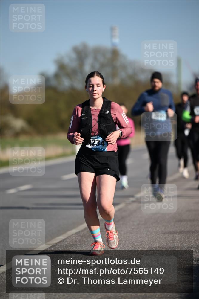 06.04.2025 - 44. Internationalen Wilhelmsburger Insellauf Dr. Thomas Lammeyer http://msf.ph/oto/7565149 06.04.2025 09:40:18 Laufen 234 meine-sportfotos.de