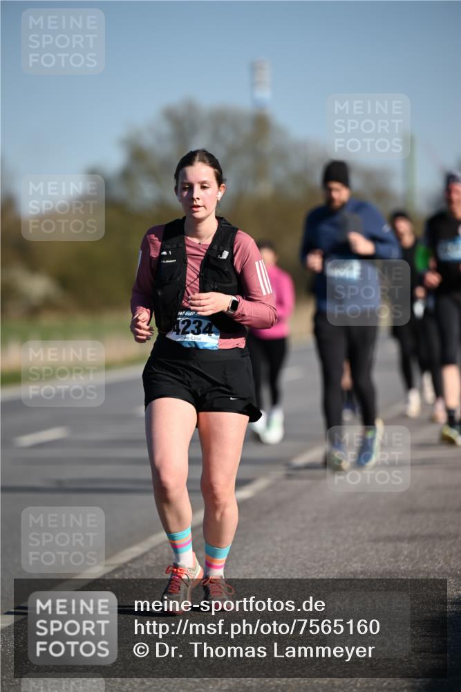 06.04.2025 - 44. Internationalen Wilhelmsburger Insellauf Dr. Thomas Lammeyer http://msf.ph/oto/7565160 06.04.2025 09:40:19 Laufen 4234 meine-sportfotos.de