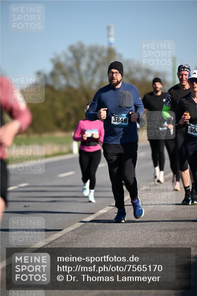 06.04.2025 - 44. Internationalen Wilhelmsburger Insellauf Dr. Thomas Lammeyer http://msf.ph/oto/7565170 06.04.2025 09:40:20 Laufen 3849, 36 meine-sportfotos.de