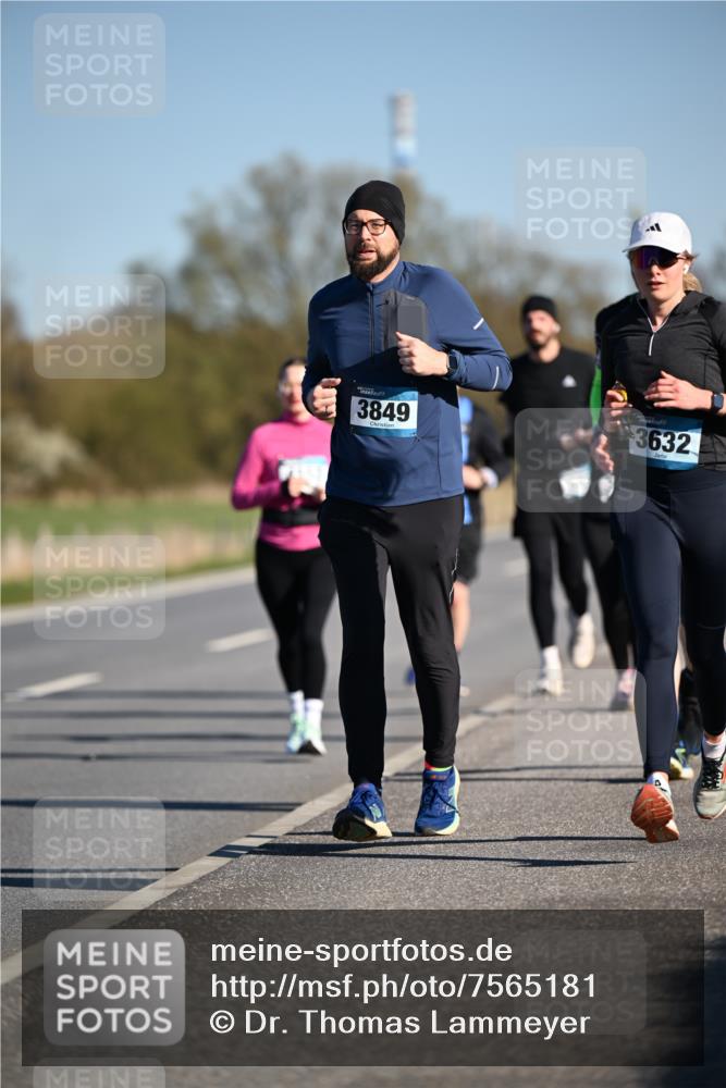 06.04.2025 - 44. Internationalen Wilhelmsburger Insellauf Dr. Thomas Lammeyer http://msf.ph/oto/7565181 06.04.2025 09:40:21 Laufen 3849, 3632 meine-sportfotos.de