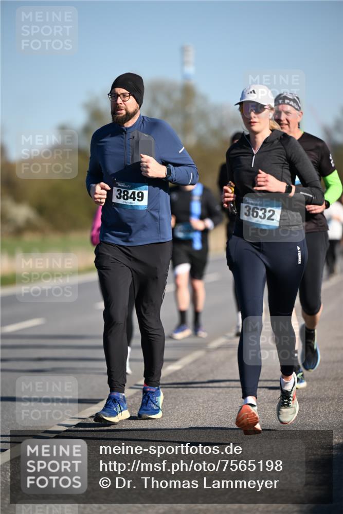 06.04.2025 - 44. Internationalen Wilhelmsburger Insellauf Dr. Thomas Lammeyer http://msf.ph/oto/7565198 06.04.2025 09:40:22 Laufen 3849, 3632 meine-sportfotos.de