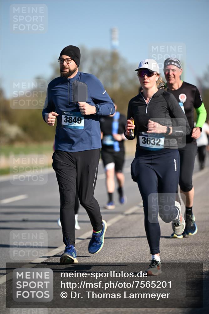 06.04.2025 - 44. Internationalen Wilhelmsburger Insellauf Dr. Thomas Lammeyer http://msf.ph/oto/7565201 06.04.2025 09:40:22 Laufen 3849, 3632 meine-sportfotos.de