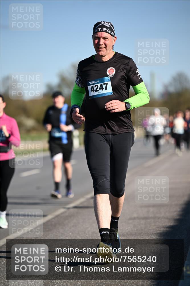 06.04.2025 - 44. Internationalen Wilhelmsburger Insellauf Dr. Thomas Lammeyer http://msf.ph/oto/7565240 06.04.2025 09:40:25 Laufen 4247, 1910, 35 meine-sportfotos.de