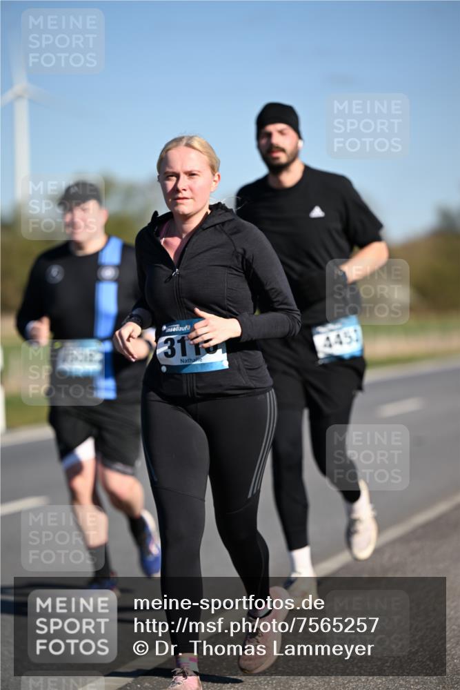 06.04.2025 - 44. Internationalen Wilhelmsburger Insellauf Dr. Thomas Lammeyer http://msf.ph/oto/7565257 06.04.2025 09:40:28 Laufen 311, 4451 meine-sportfotos.de