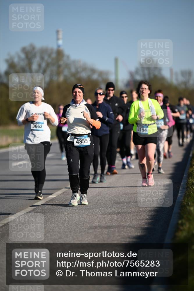 06.04.2025 - 44. Internationalen Wilhelmsburger Insellauf Dr. Thomas Lammeyer http://msf.ph/oto/7565283 06.04.2025 09:40:35 Laufen 3662, 4355, 3194 meine-sportfotos.de