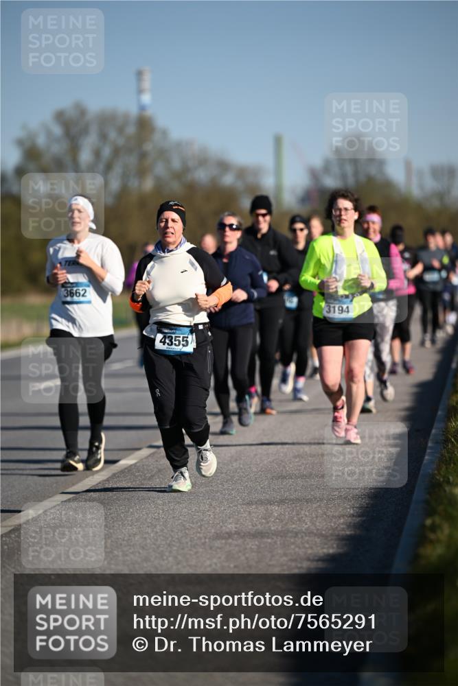 06.04.2025 - 44. Internationalen Wilhelmsburger Insellauf Dr. Thomas Lammeyer http://msf.ph/oto/7565291 06.04.2025 09:40:35 Laufen 3662, 4355, 3194 meine-sportfotos.de