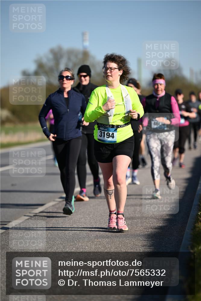 06.04.2025 - 44. Internationalen Wilhelmsburger Insellauf Dr. Thomas Lammeyer http://msf.ph/oto/7565332 06.04.2025 09:40:39 Laufen 3194 meine-sportfotos.de